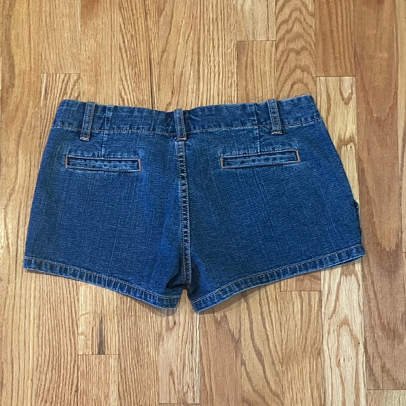 Tilt Stretch Denim Jean Shorts - Picture 4 of 5